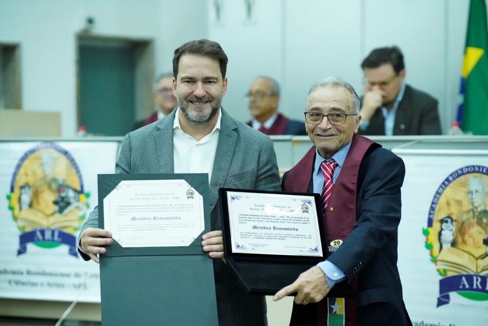 RECONHECIMENTO E GRATIDÃO - Deputado Alex Redano é homenageado como membro benemérito pela Academia Rondoniense de Letras

